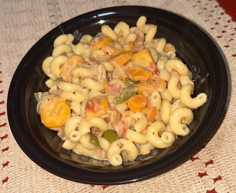 Creamy Garlic Tomato Pasta